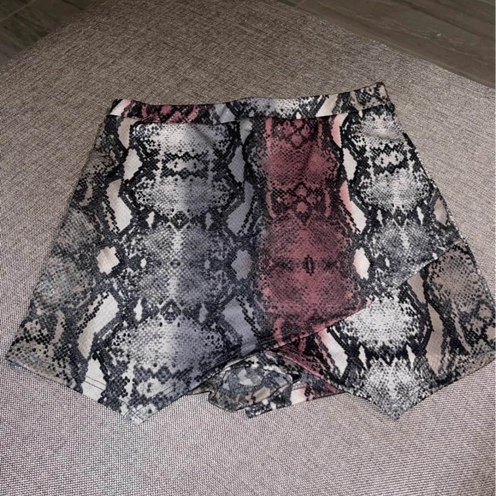 Snake skin skort